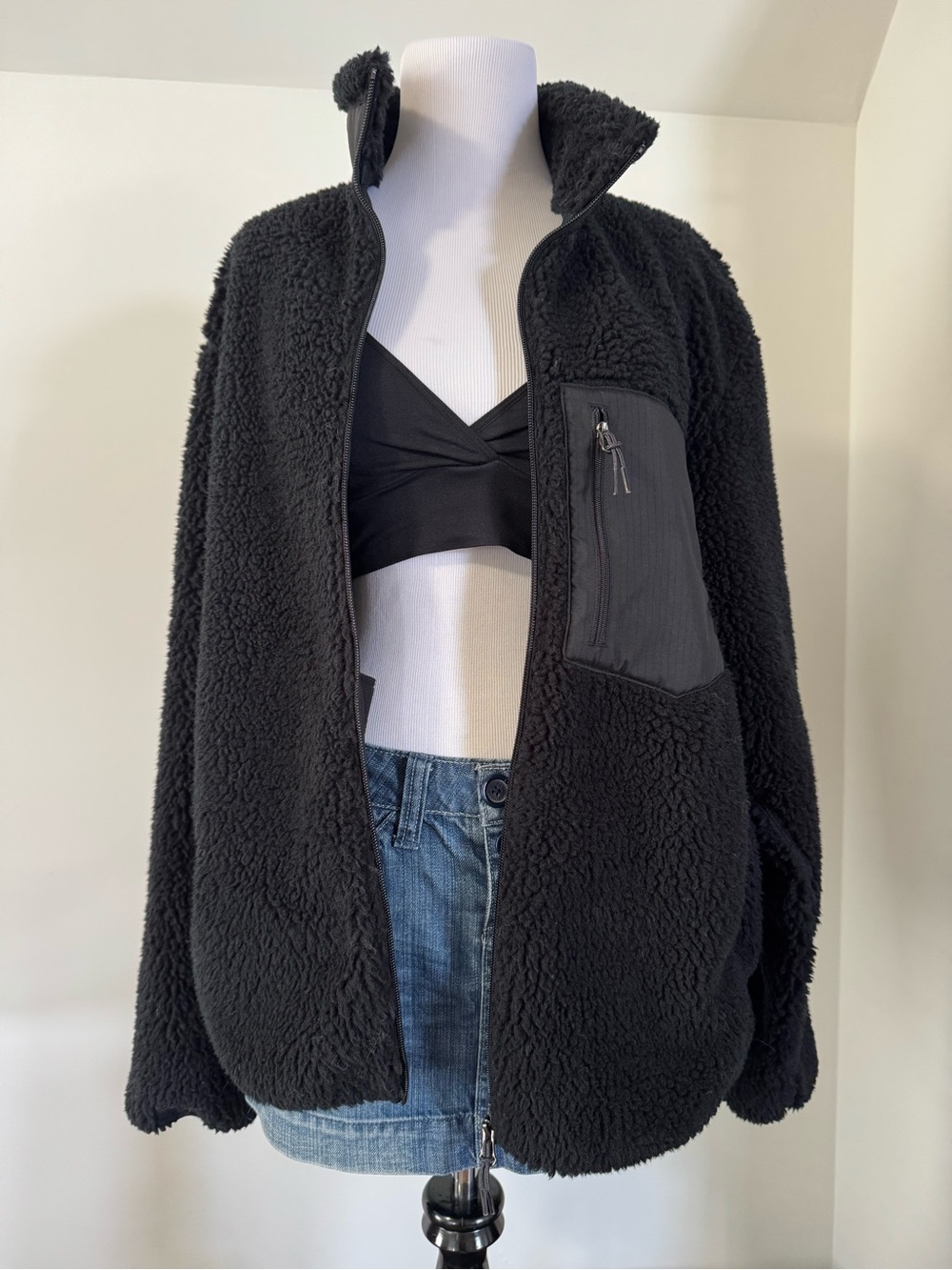 Uniqlo medium black teddy bear jacket